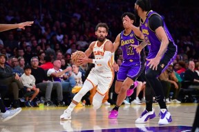 詹姆斯焦点对战，西亚卡姆与30激战掘金分钟，出色防守胜负难料！-开云